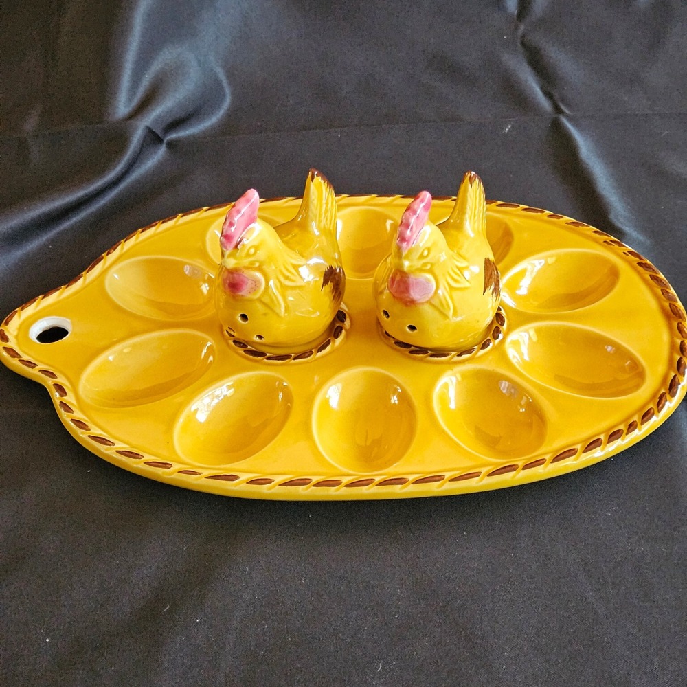 Vintage Chicken Salt & Pepper Shakers on Deviled Egg Plate Japan